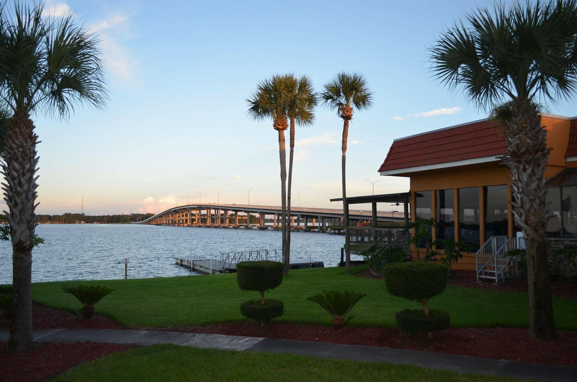 Quality Inn And Suites Palatka Riverfront Bagian luar foto